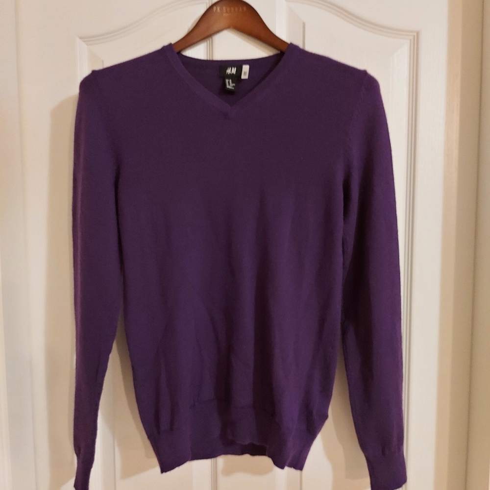 V neck sweater